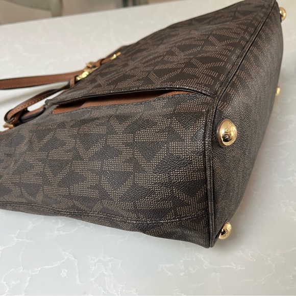 Michael Kors pocketbook - Picture 4 of 8